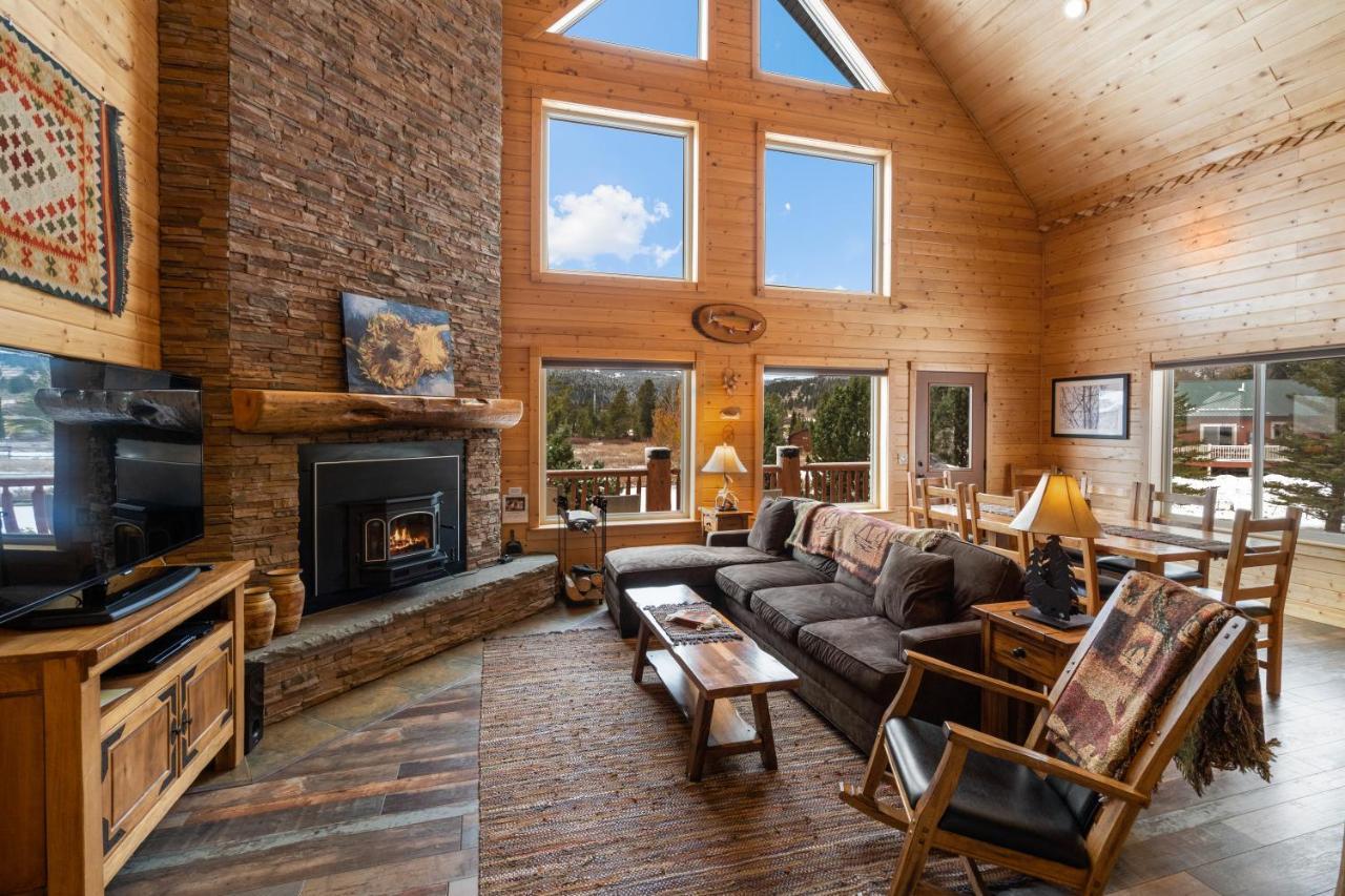 Mule Deer Cabin West Yellowstone Buitenkant foto
