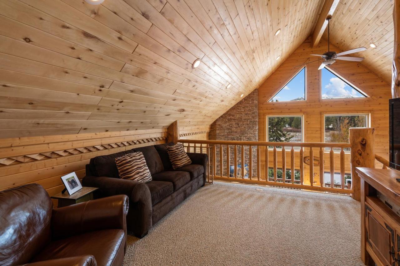 Mule Deer Cabin West Yellowstone Buitenkant foto