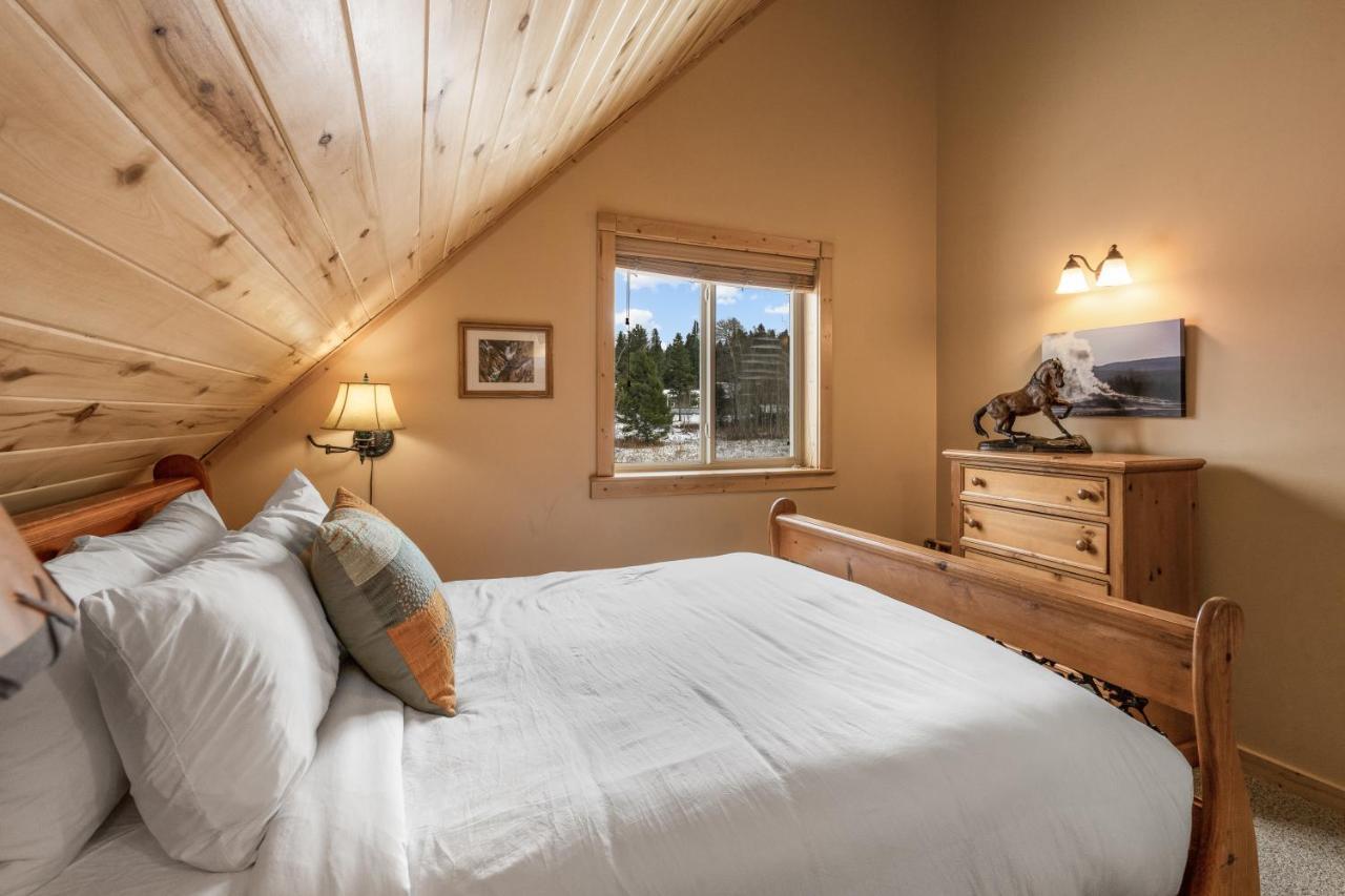 Mule Deer Cabin West Yellowstone Buitenkant foto