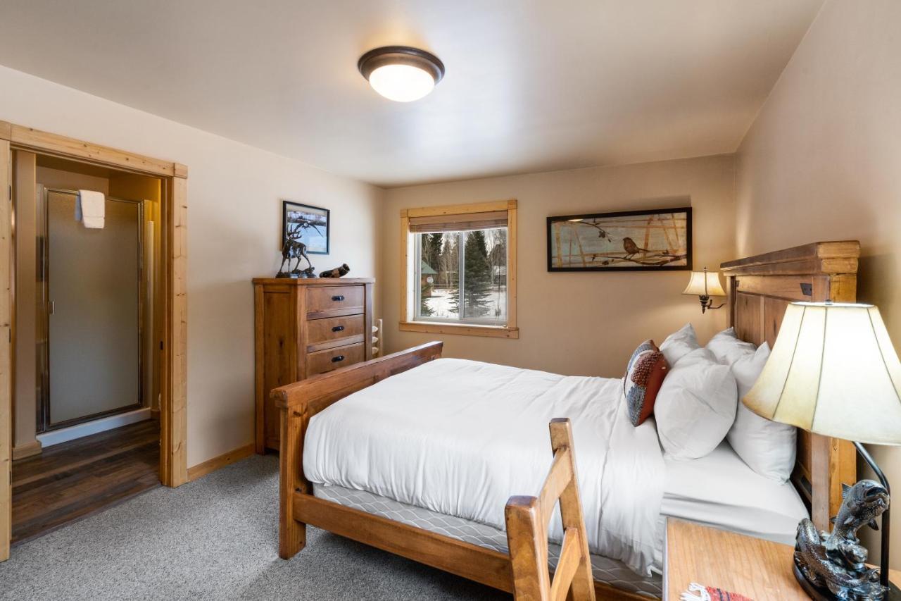 Mule Deer Cabin West Yellowstone Buitenkant foto
